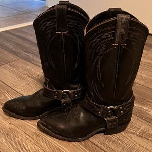 Frye boots, slightly worn, round toe, black, size 7.5